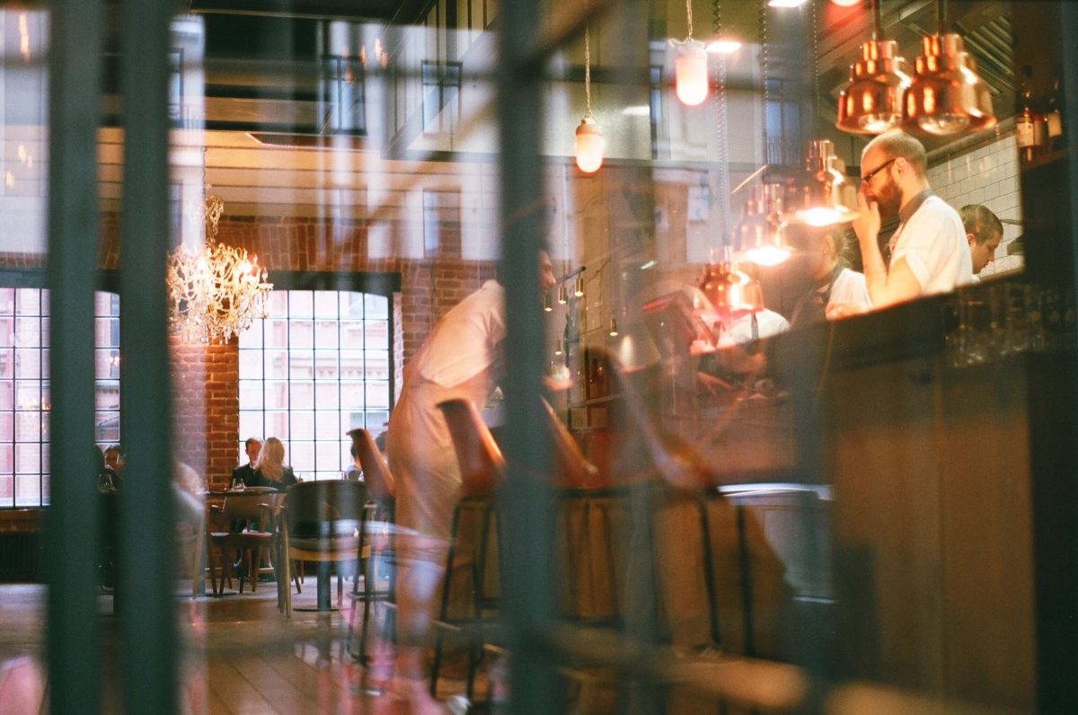 Cum să Creezi o Atmosferă Plăcută în Restaurant?
